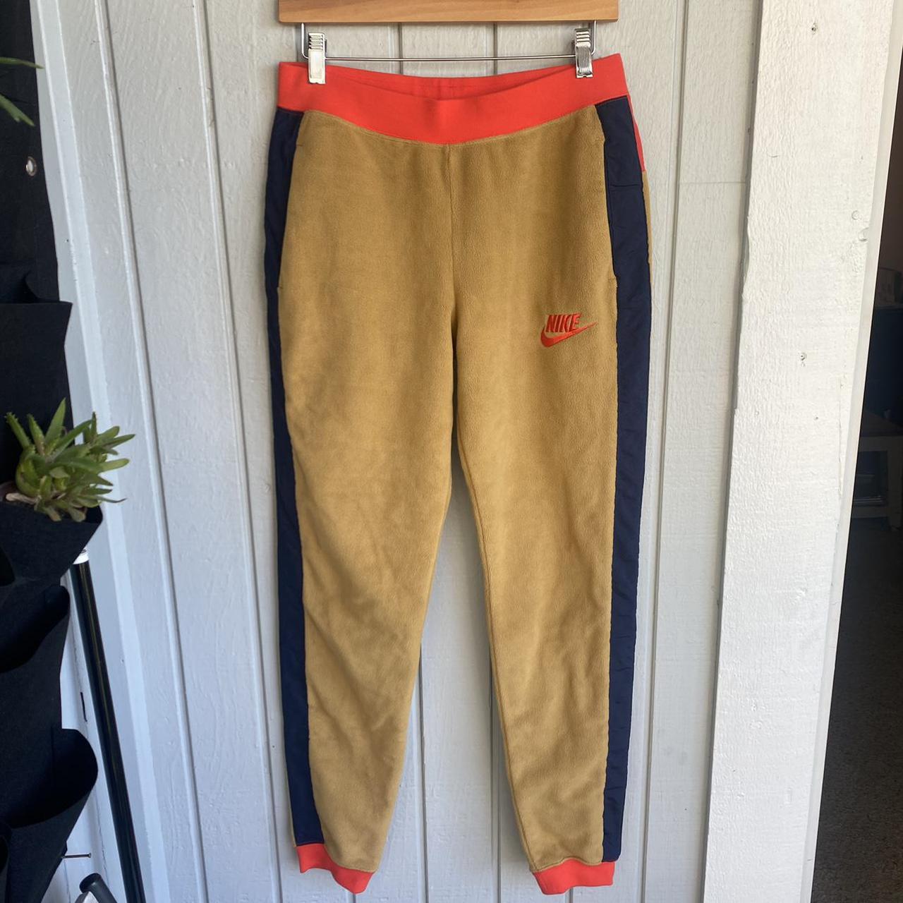 nike essential loose fleece pant
