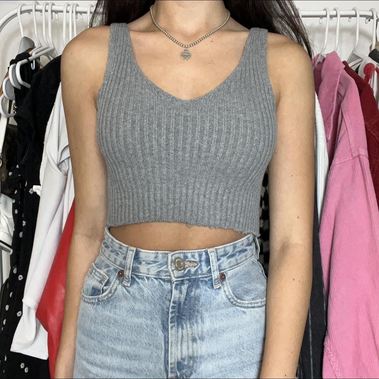 Product Image 1 - grey knit cropped tank top!