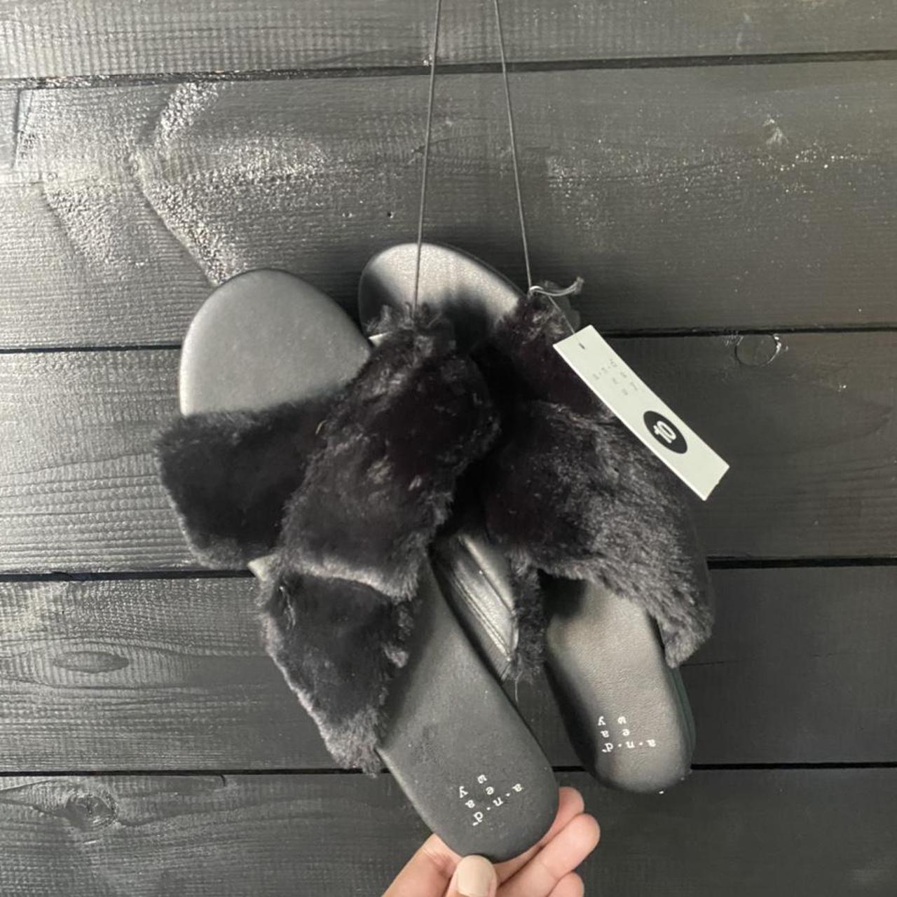 Fuzzy sales black sandals