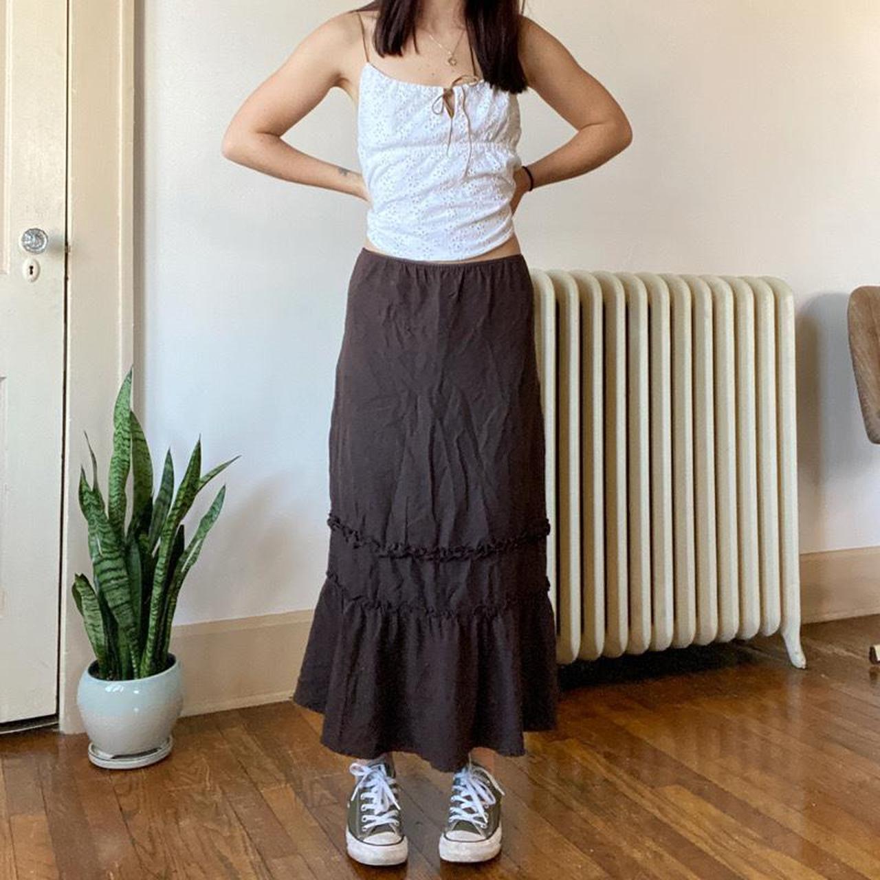 2000s BROWN TIERED MAXI SKIRT 🤎🤎 super cute early... - Depop