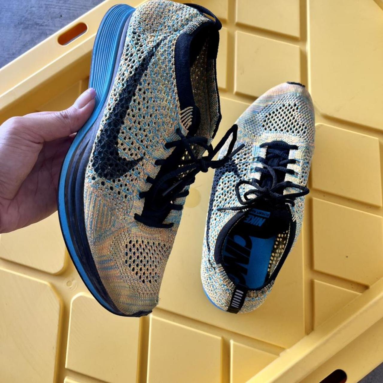 Nike flyknit racer 8.5 deals