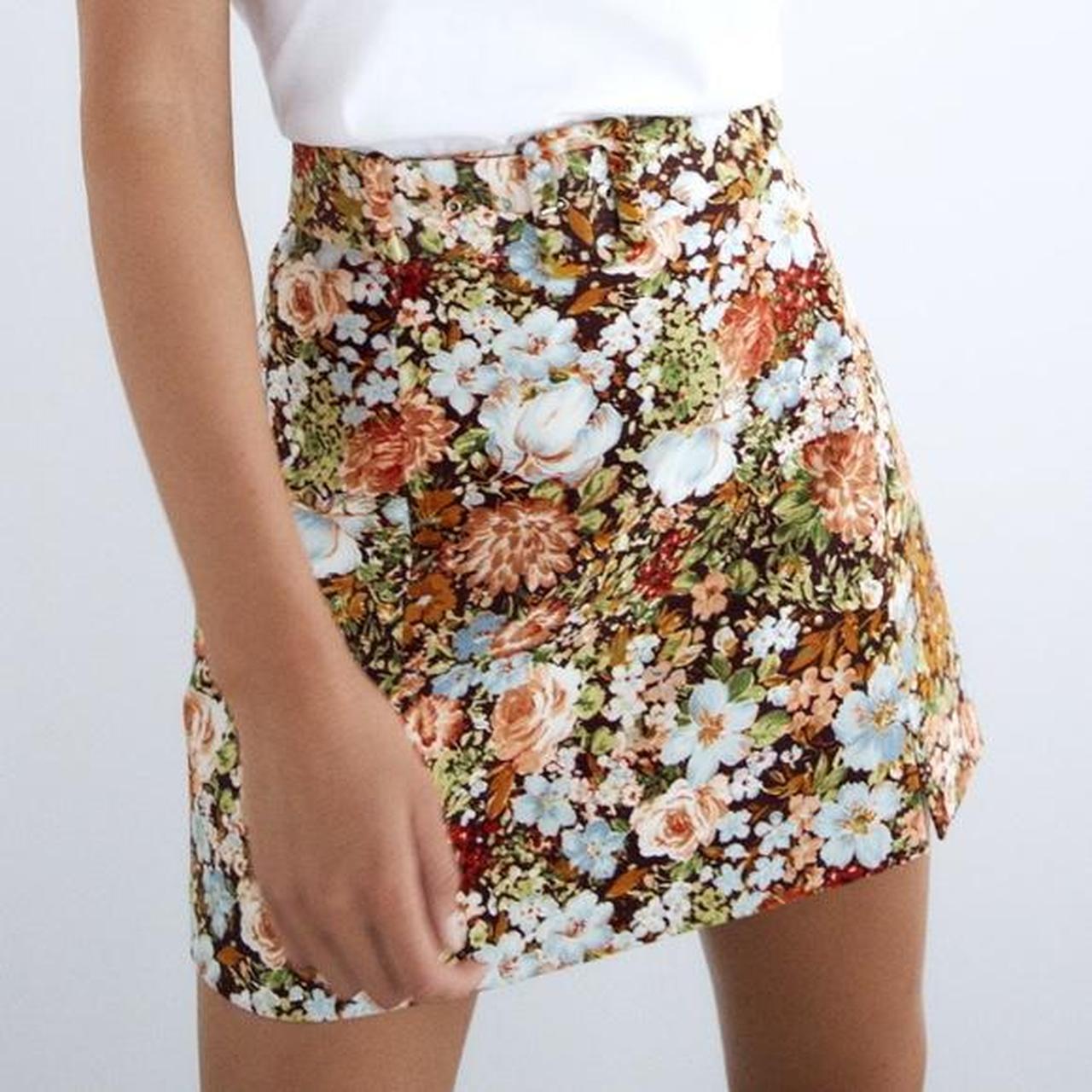 Zara floral velvet skirt size M autumn 2020 - Depop