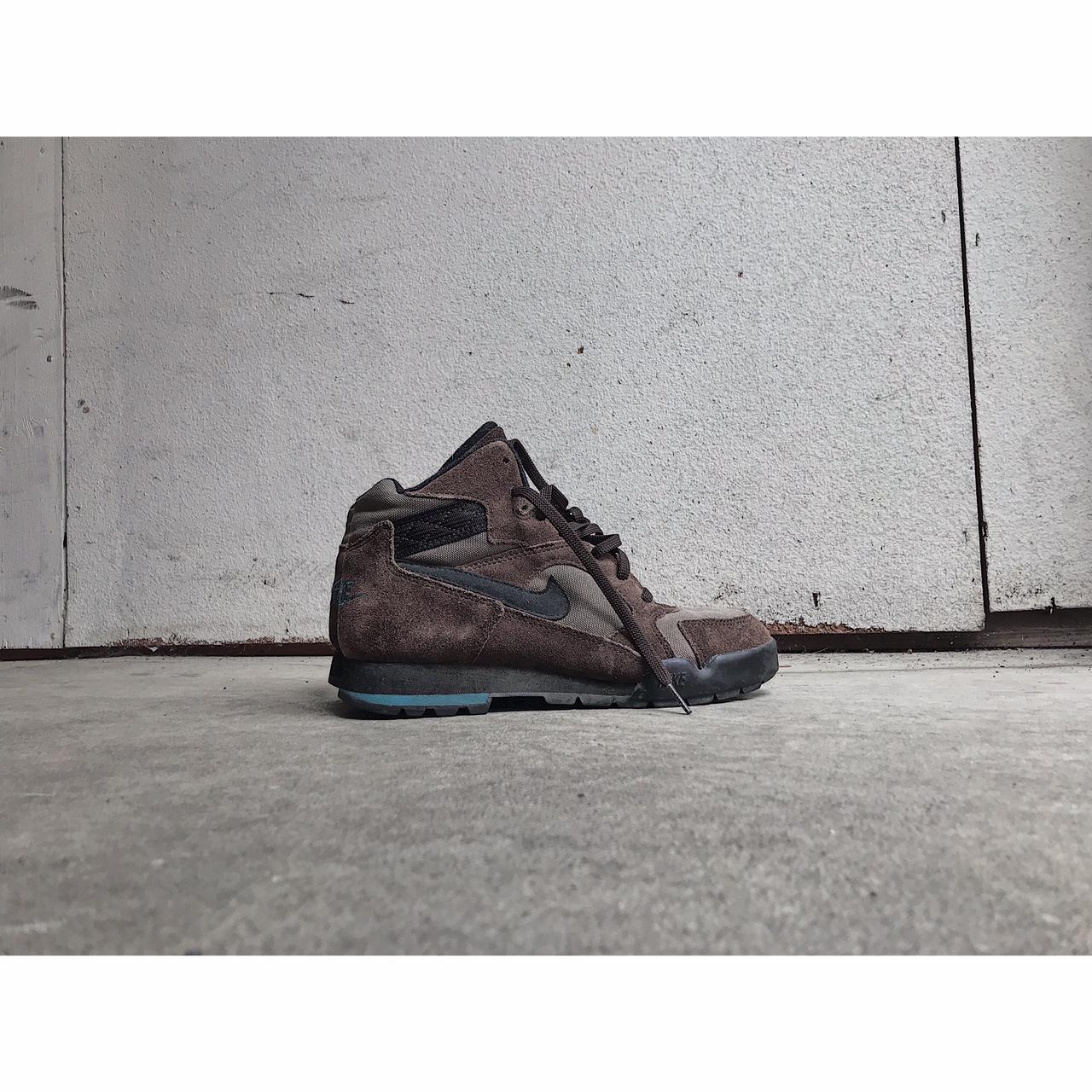 dark brown nike boots