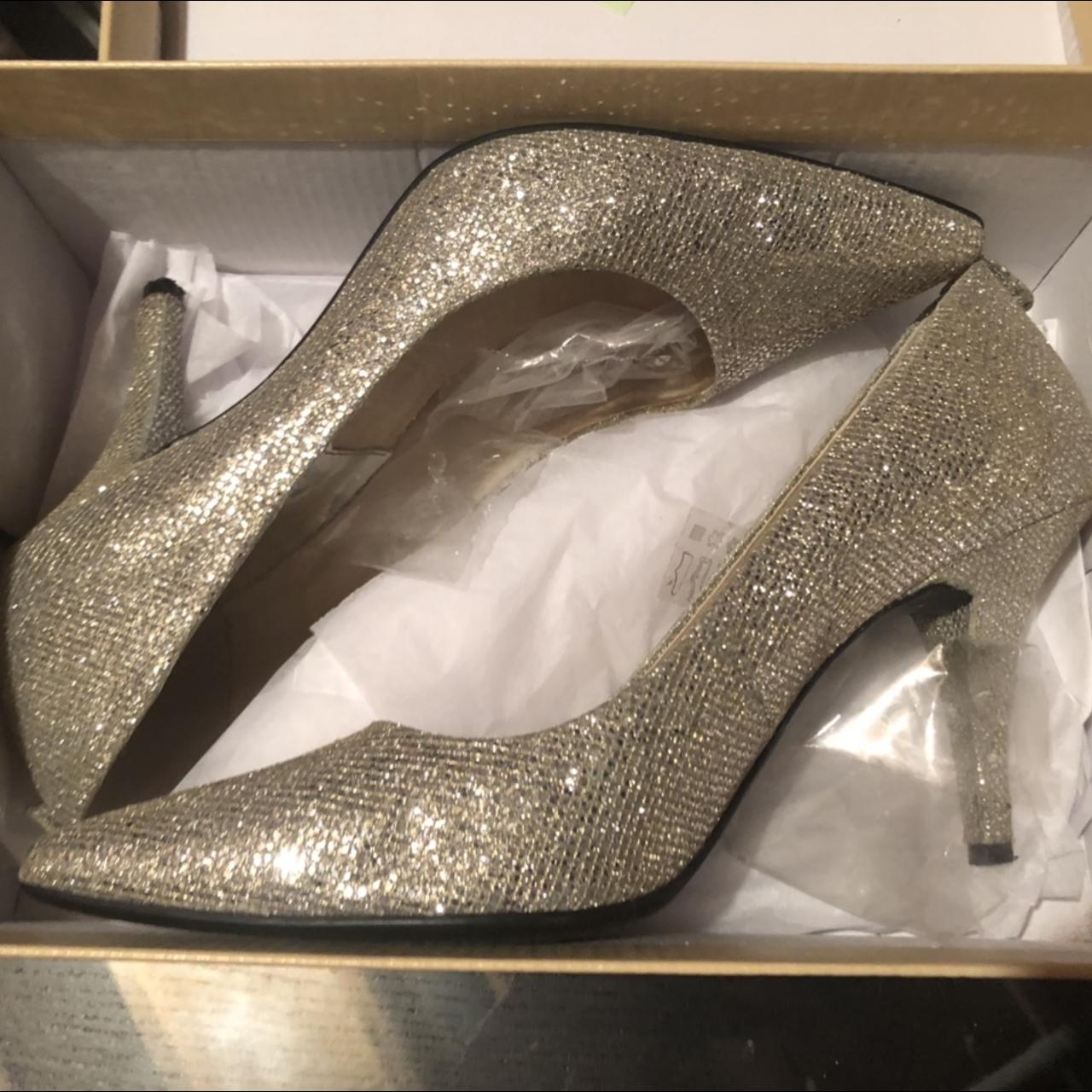 Michael kors deals silver glitter pumps