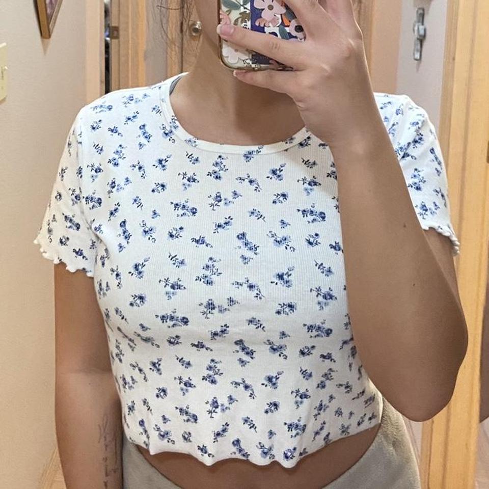 Hollister Navy Blue Floral Crop Top XS - $20 New With Tags - From Lily