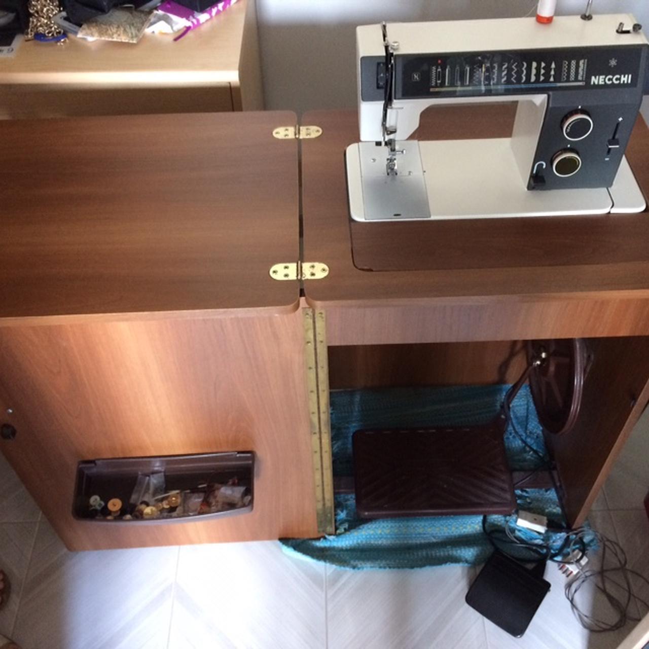 Macchina da cucire Necchi 562 con pedale elettrico - Depop