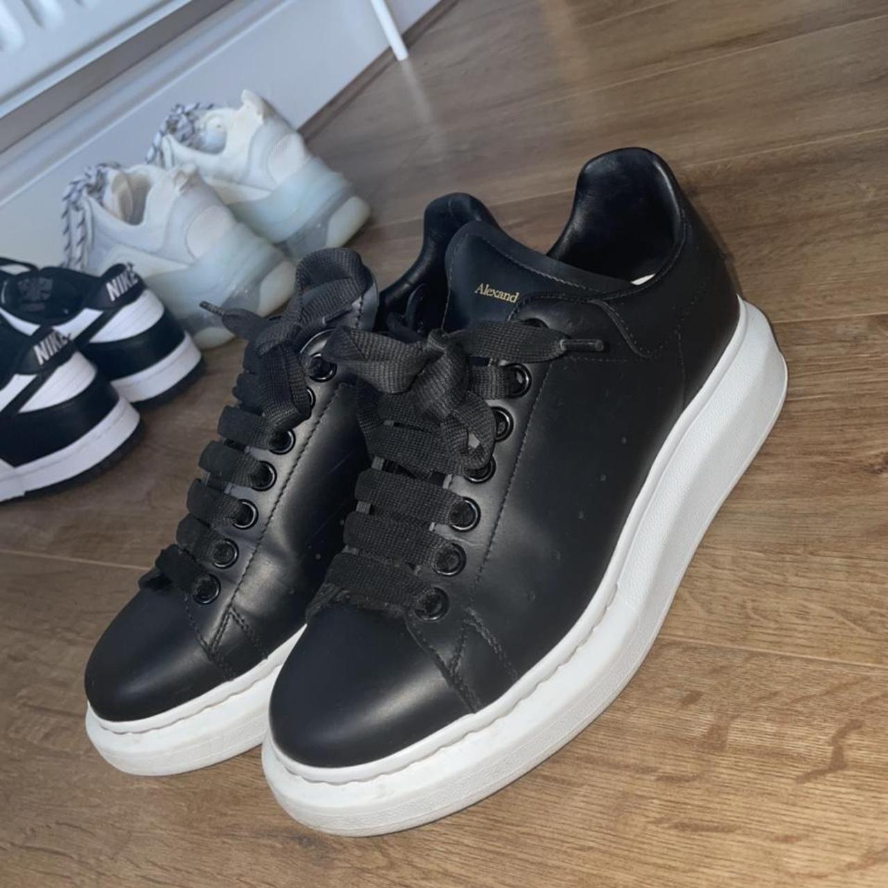 Alexander mcqueen black and white trainers best sale