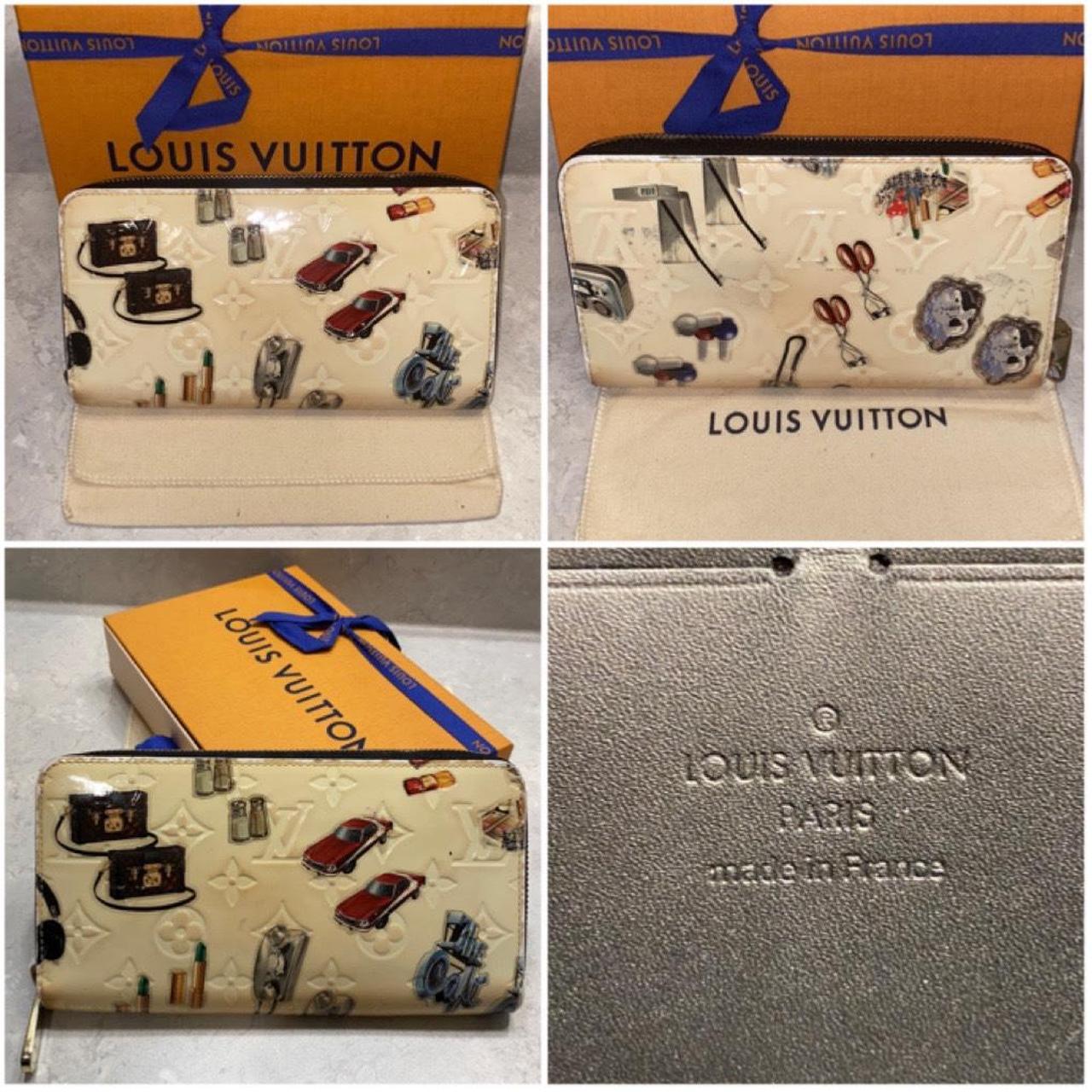 Louis Vuitton Cream White Monogram Vernis Zippy Wallet For Sale at