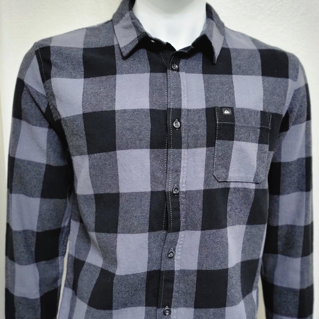Quiksilver Men's Black and Grey Shirt