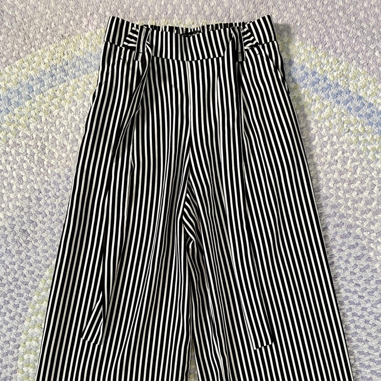 Zara Women's Black and White Trousers | Depop