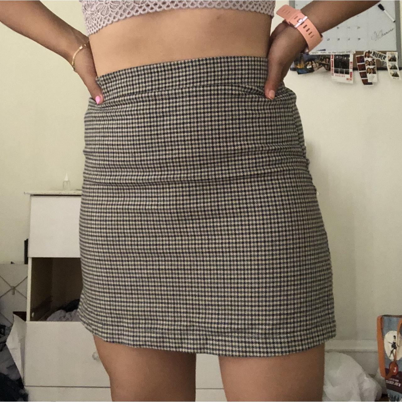 American Eagle plaid skirt:) Size small!! Worn Depop