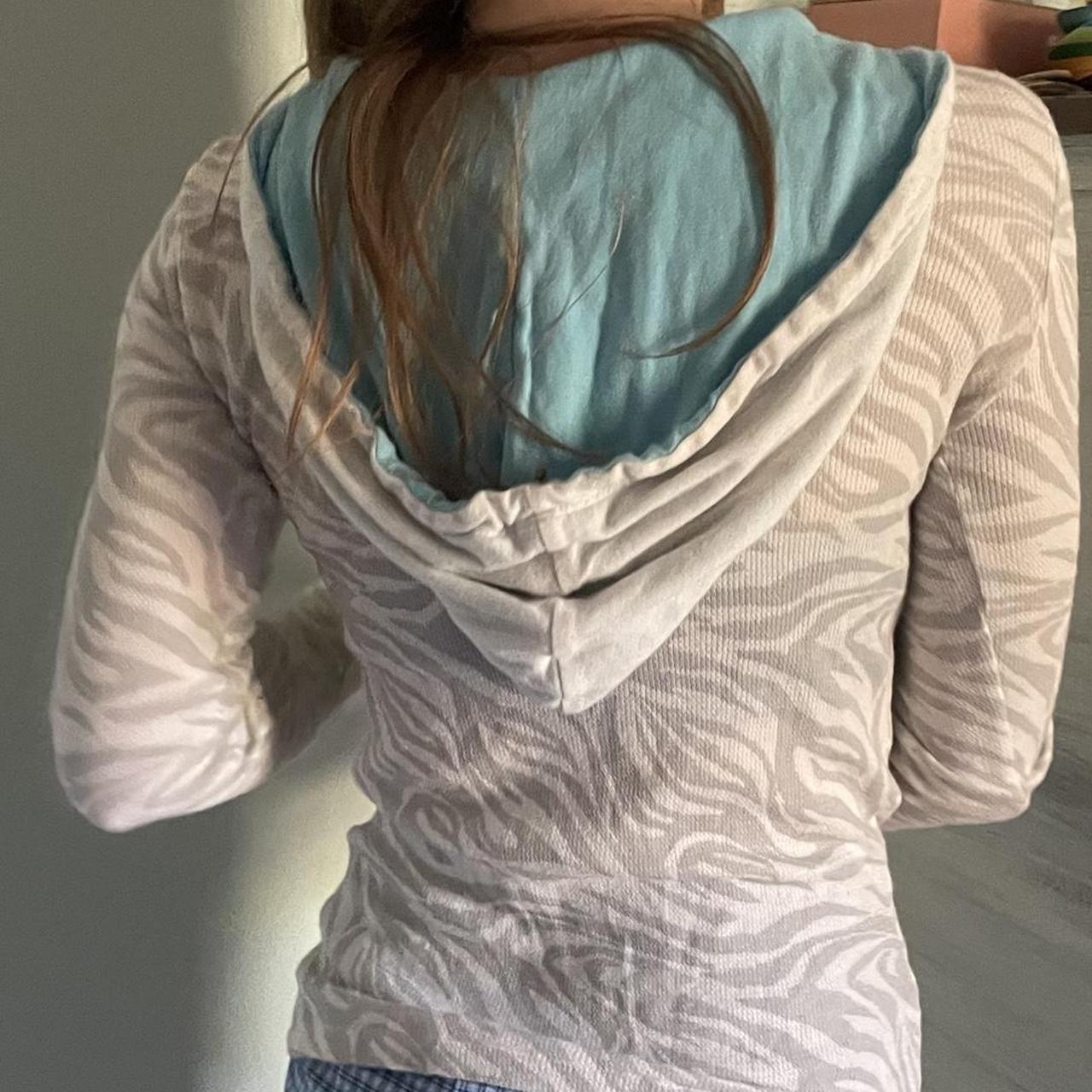 Delia's Women's White and Blue Hoodie (3)