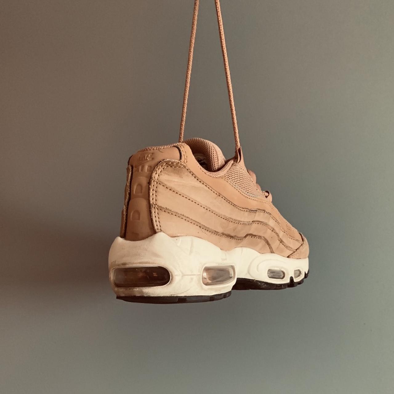 nude air max 95