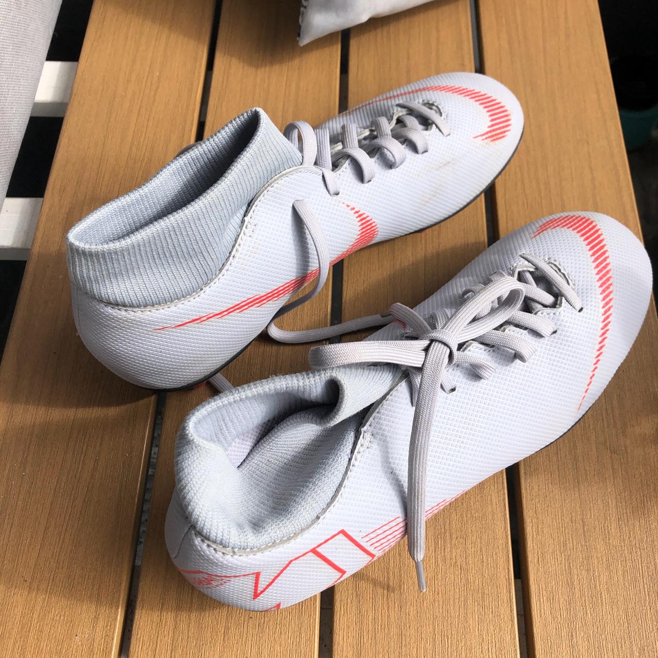 faulty nike football boots