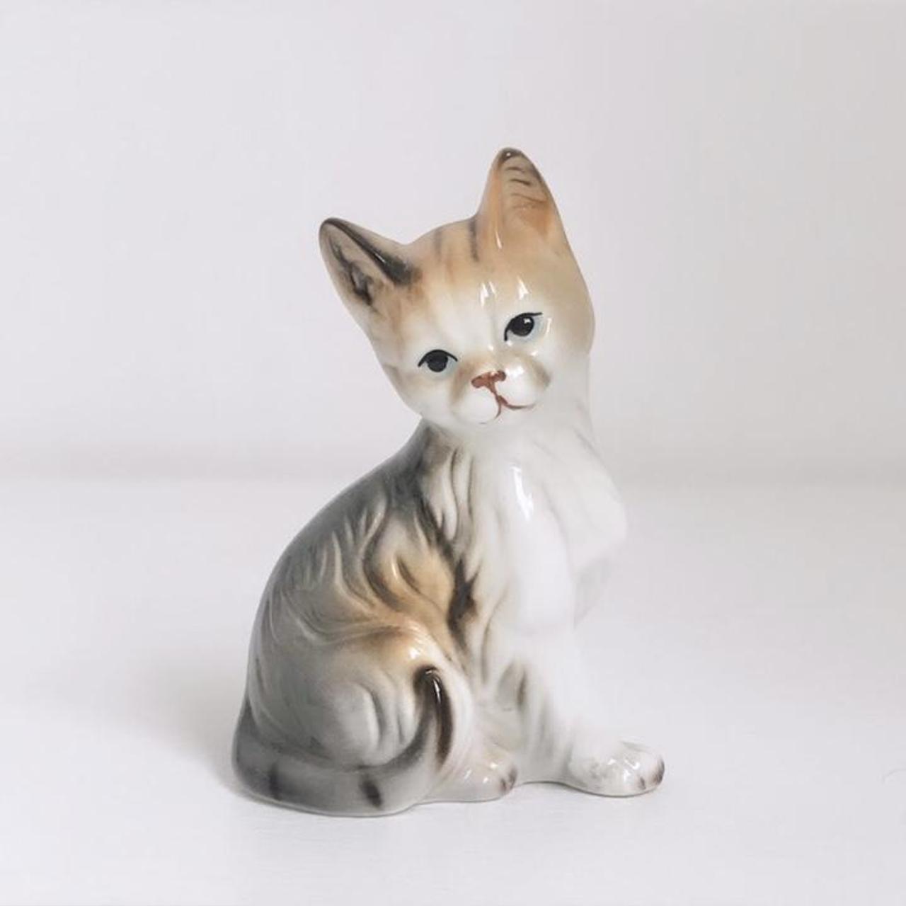 Adorable porcelain cat figure glazed with calico... - Depop