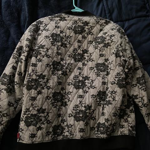 Supreme quilted outlet lace bomber jacket