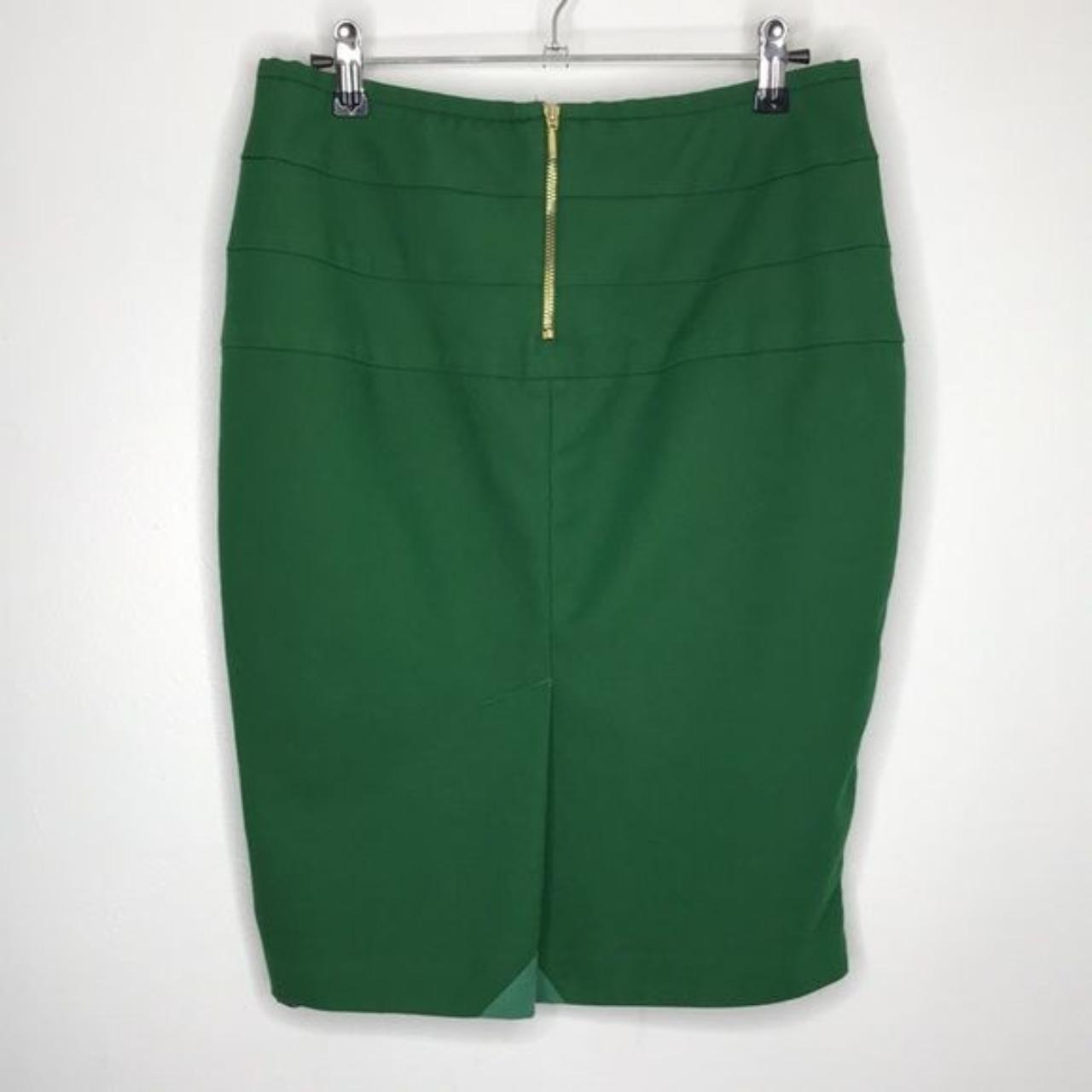 Zara Women's Green Skirt Depop