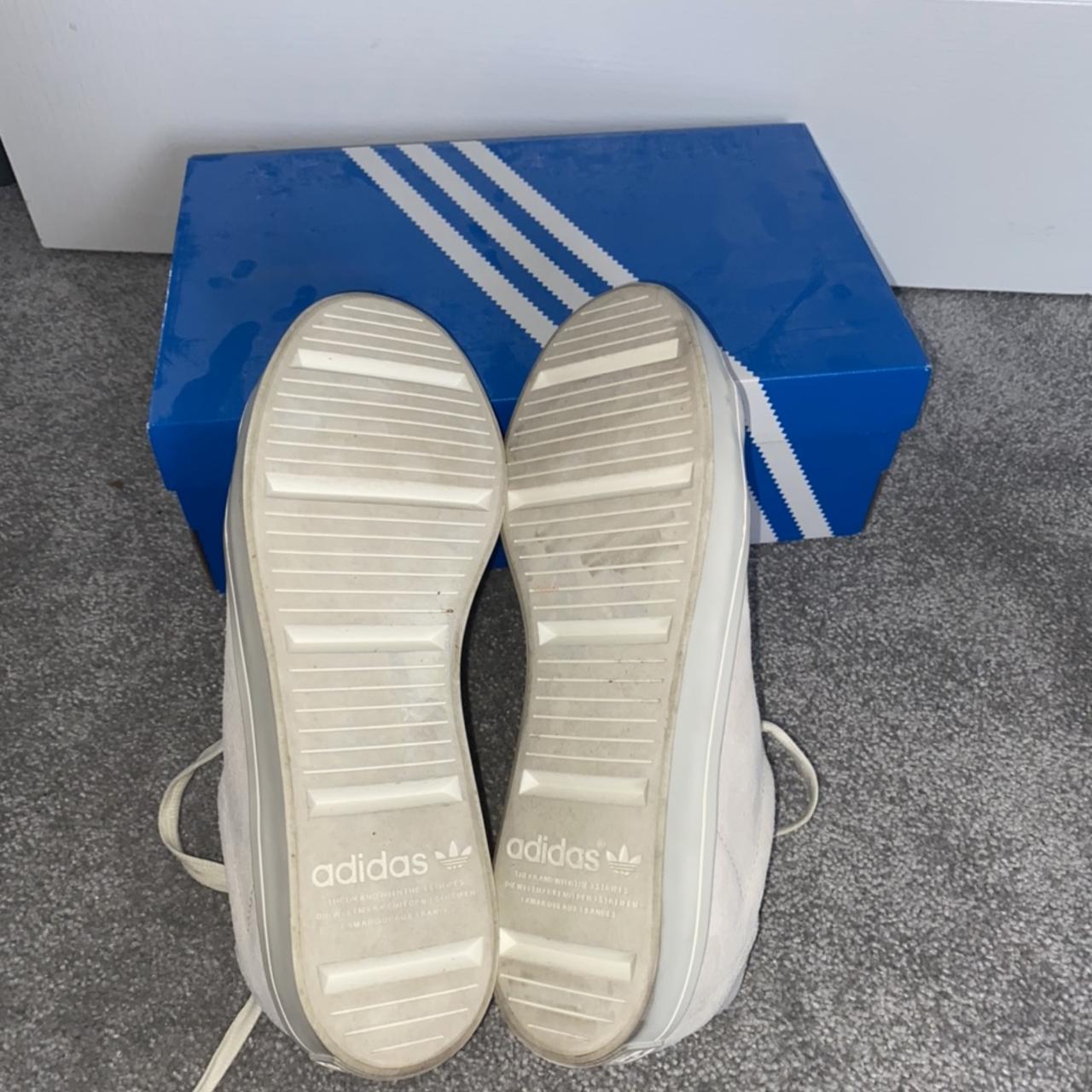 Size 6 like new beige swede Adidas trainers - Depop