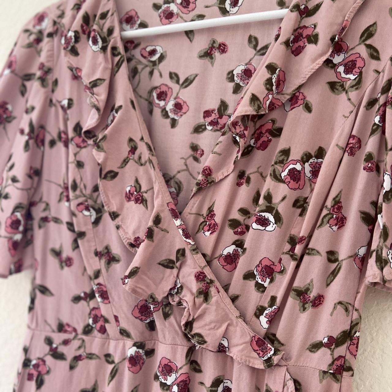 Wonderful floral tea dress from Shein. Overall good... - Depop