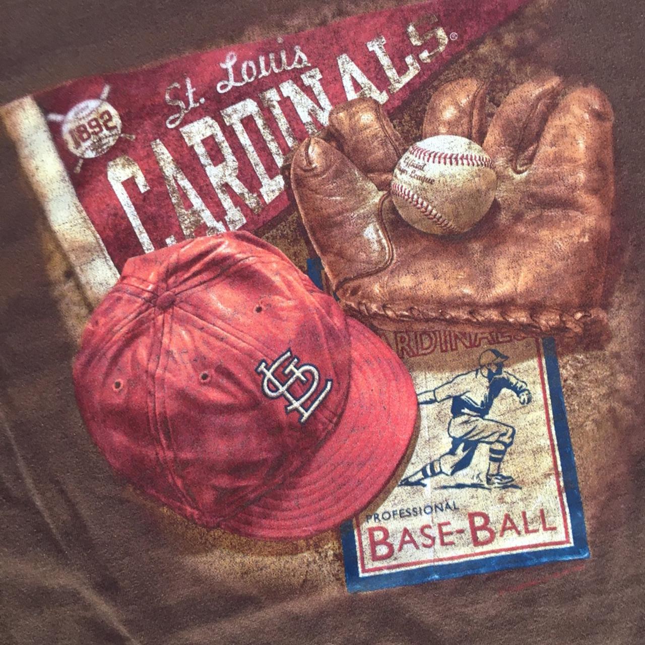 Vintage Lee sports St. Louis Cardinals baseball tee!