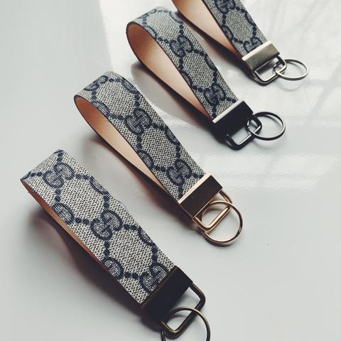 VINTAGE GUCCI KEY HOLDER WITH FLOWER GUCCI LOGO ON - Depop