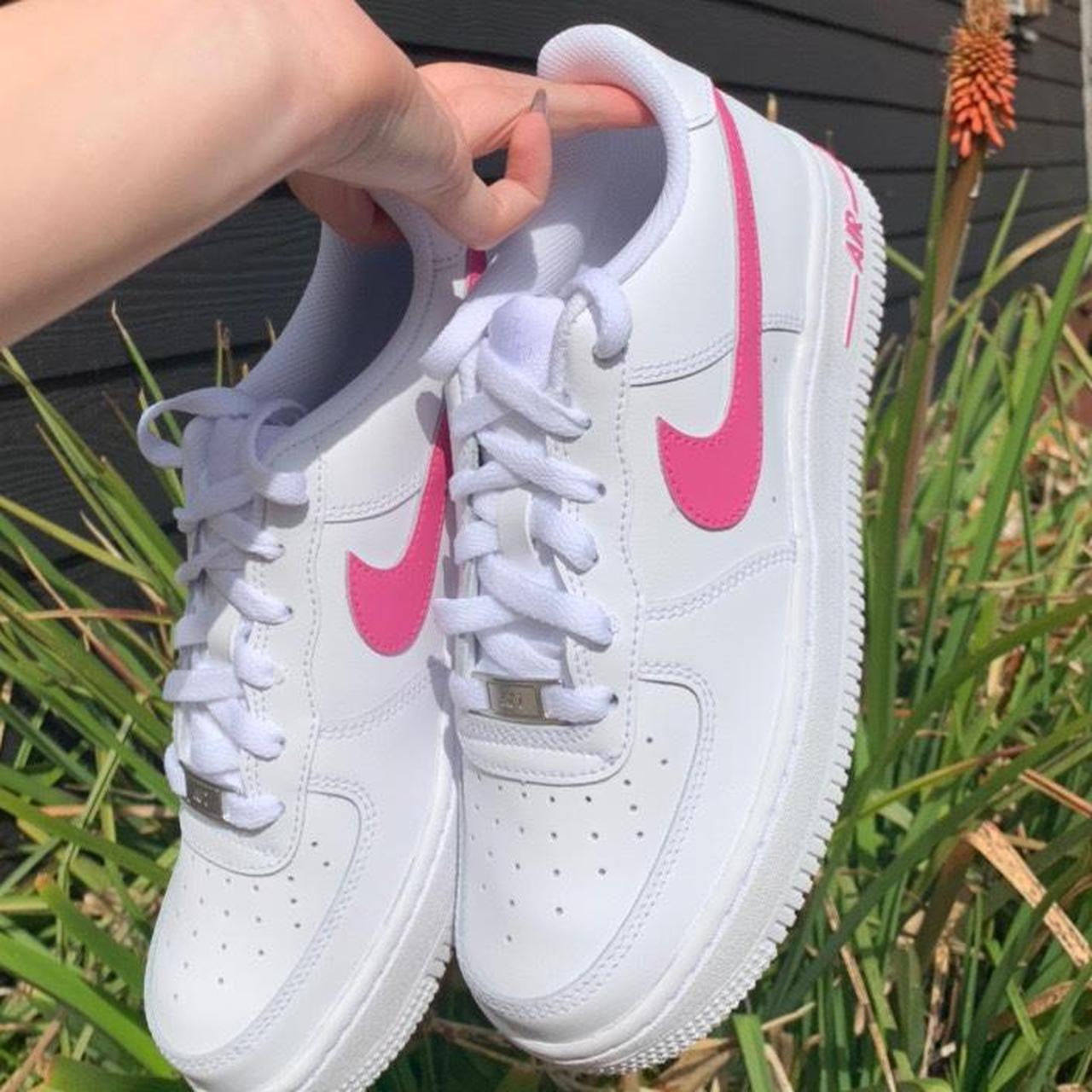 Pink tick clearance air force ones