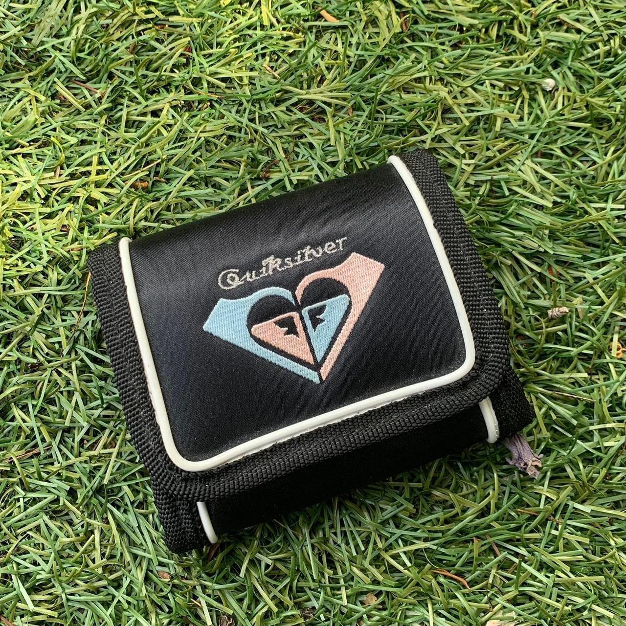 🏄‍♀️🏄‍♀️ 90s quiksilver / roxy wallet 🏄‍♀️🏄‍♀️ true 90s... Depop