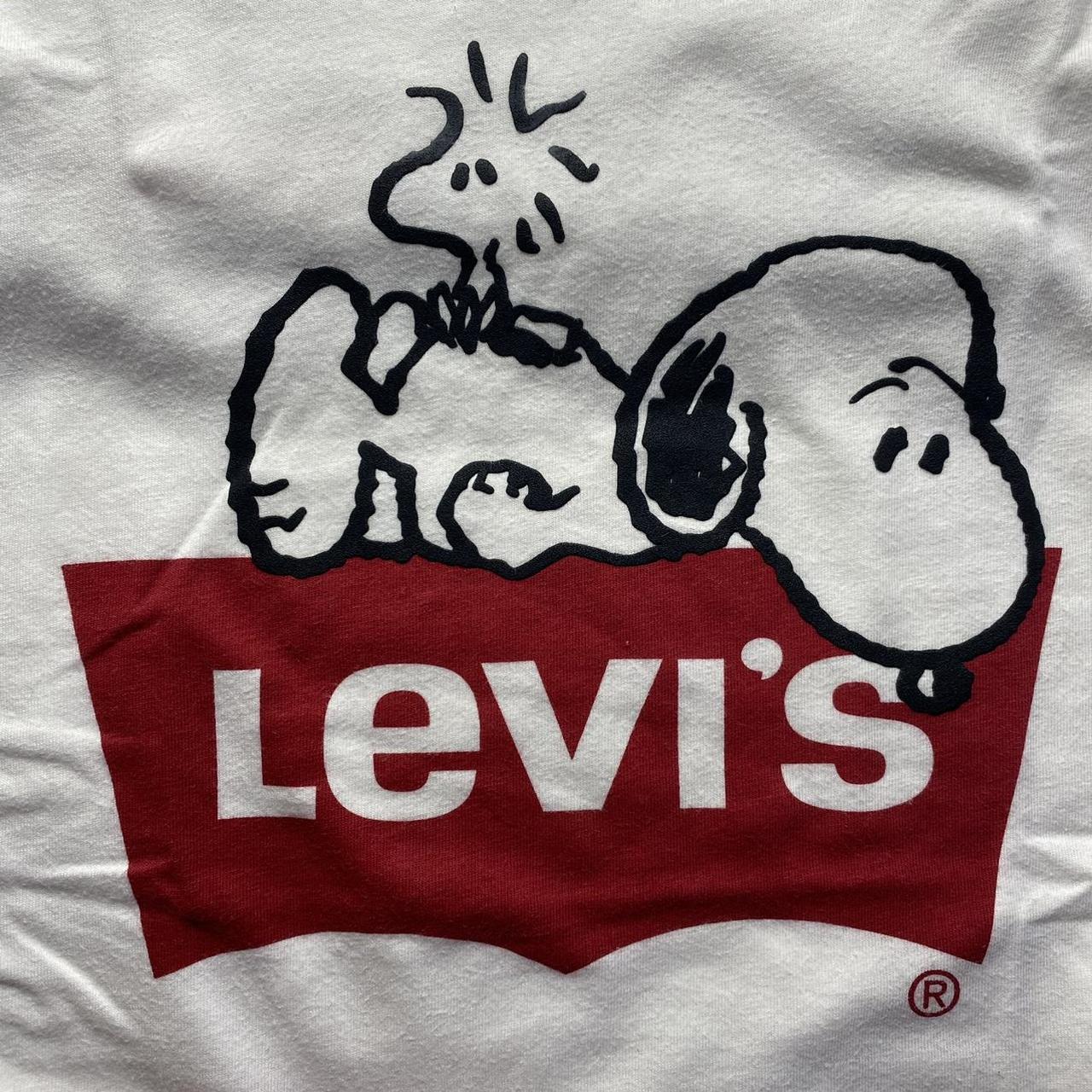 SNOOPY LEVI’S TEE Awsome tee that is just sadly too... - Depop