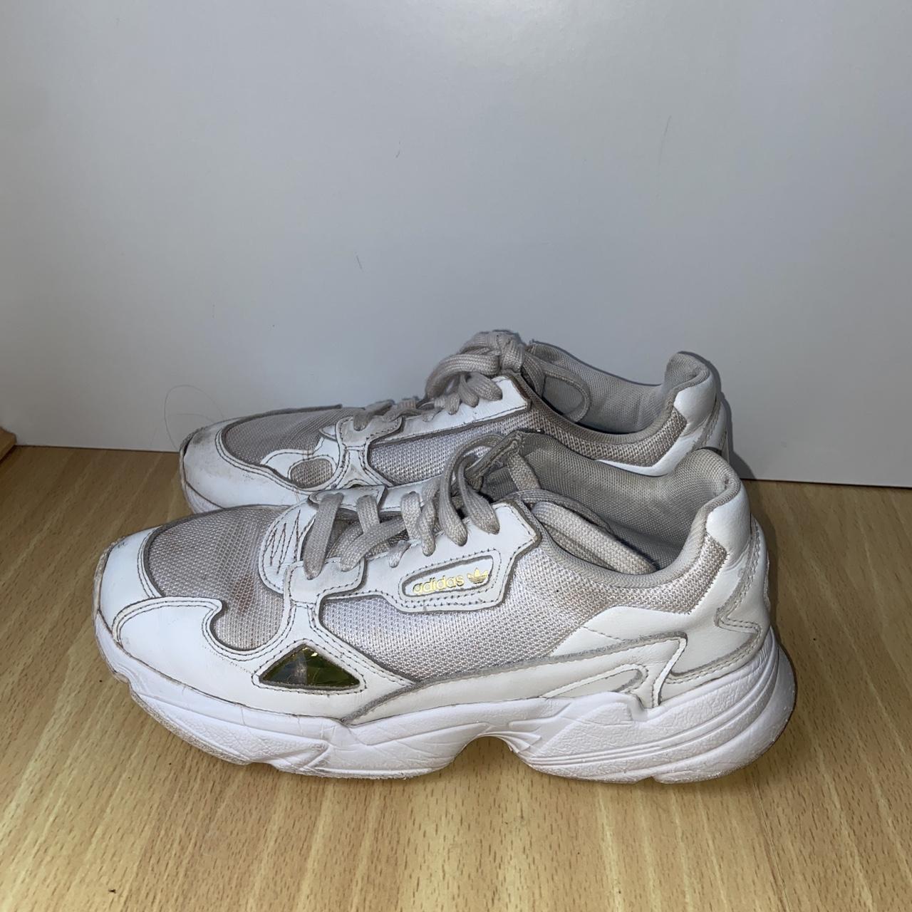 Adidas falcon white size 7 hotsell