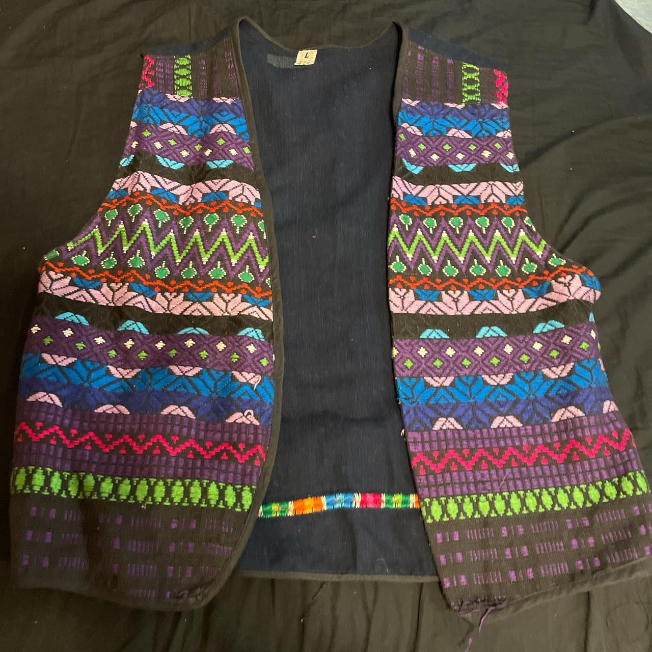 Beautiful vest! best fits a XS/S - Depop