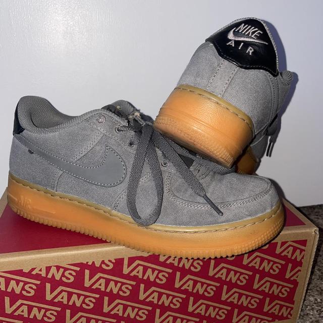 Nike air force 1 grey suede gum outlet sole