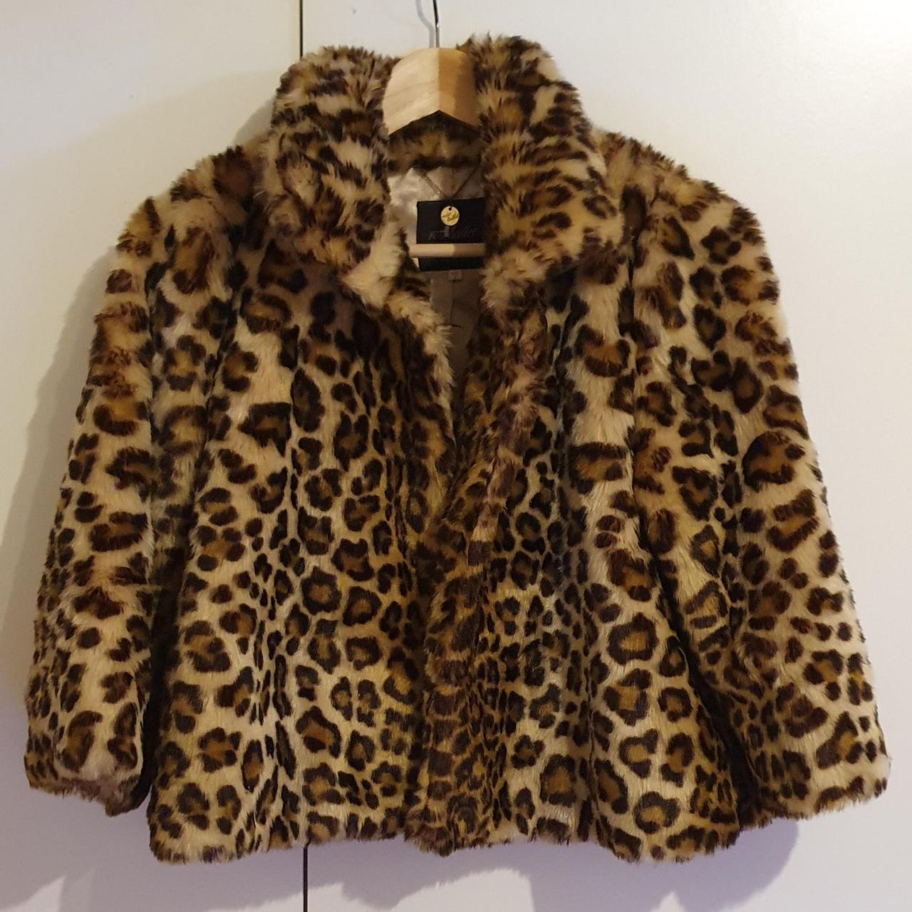 Leopard print faux fur jacket Size 2/ S-M - Depop