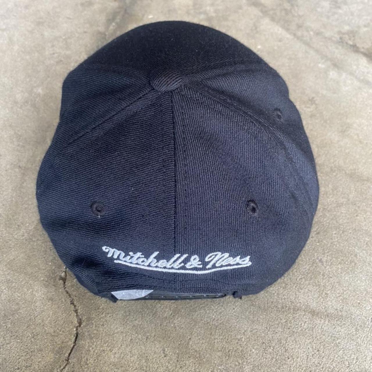 Mitchell and Ness Los Angeles Kings hat. Good - Depop