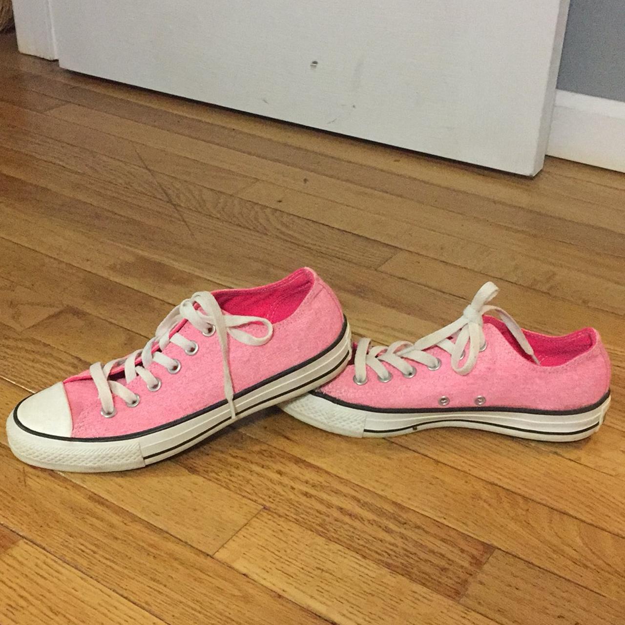 Ladies pink outlet converse size 7