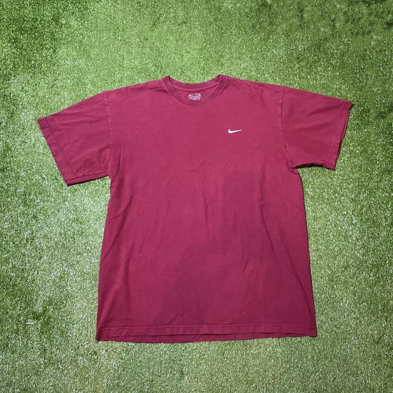 mens burgundy nike t shirt