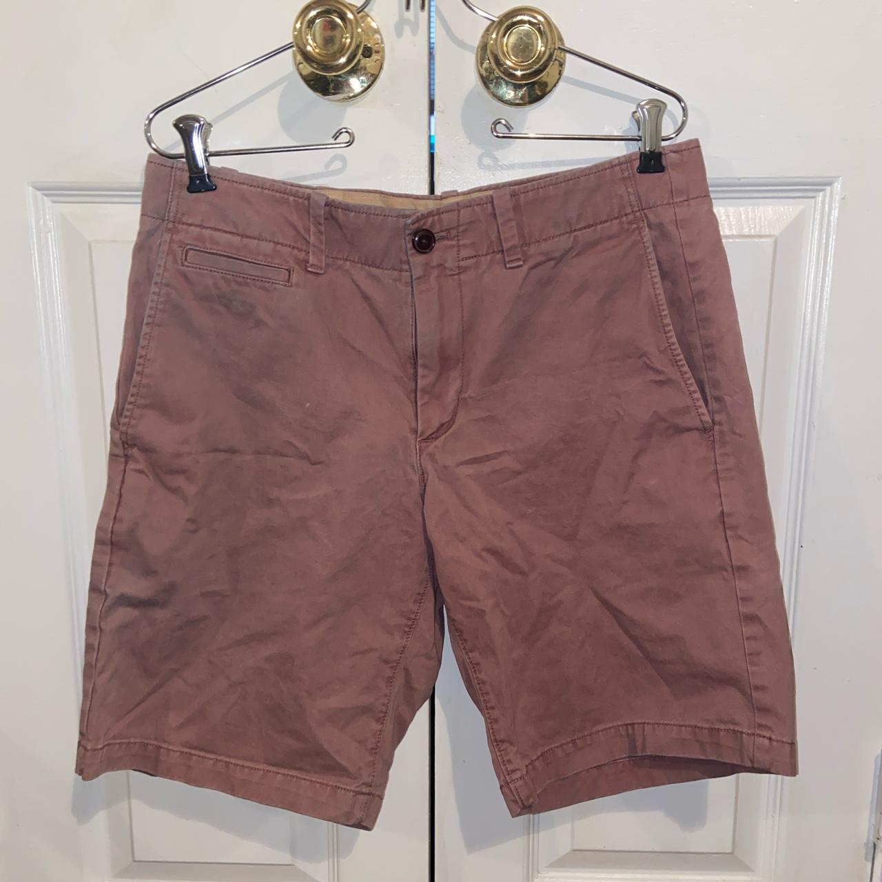 Mens’ salmon colored shorts from the Gap. Size 31”.... - Depop