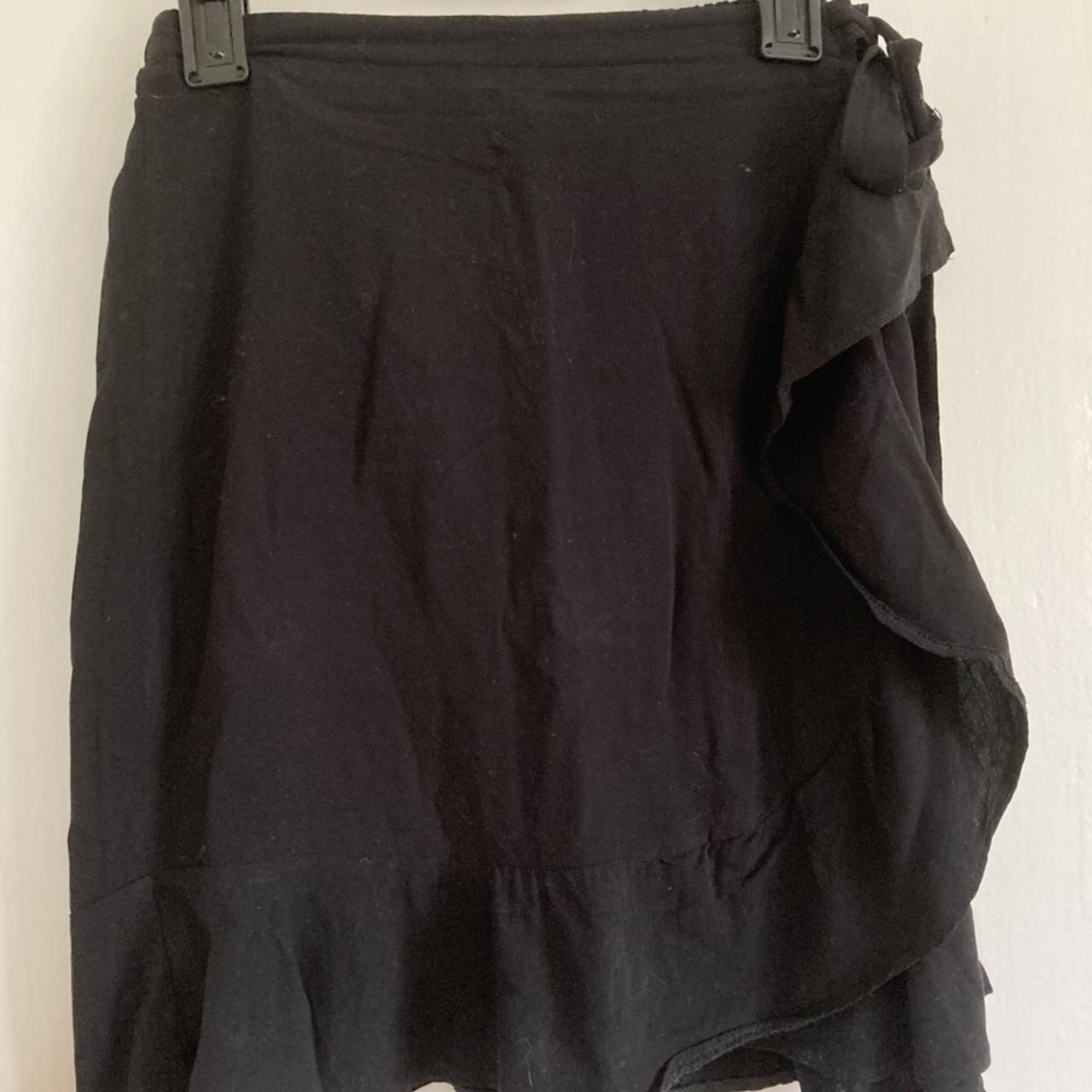 new look wrap around skirt size 6 also fits an 8... - Depop