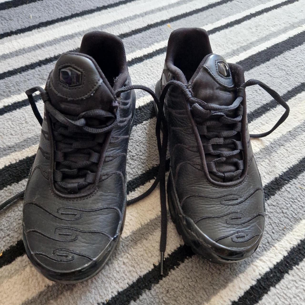 Black nike Tns size 3.5. Bought off of here but... - Depop