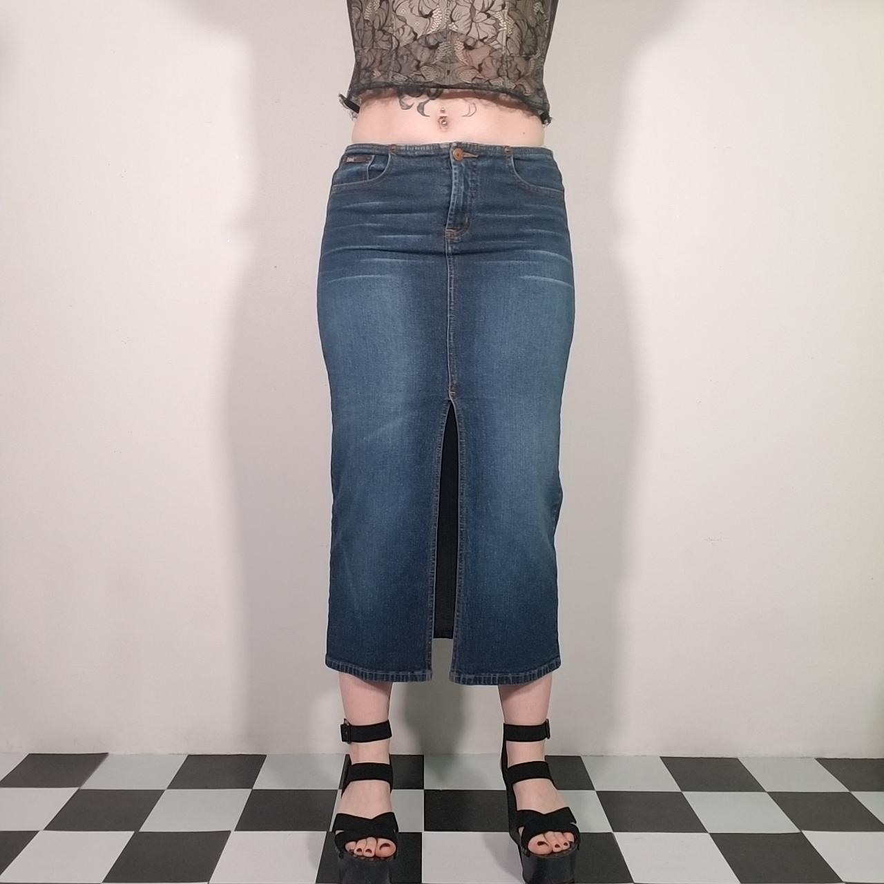 Long denim y2k skirt with pockets & a intentional... Depop