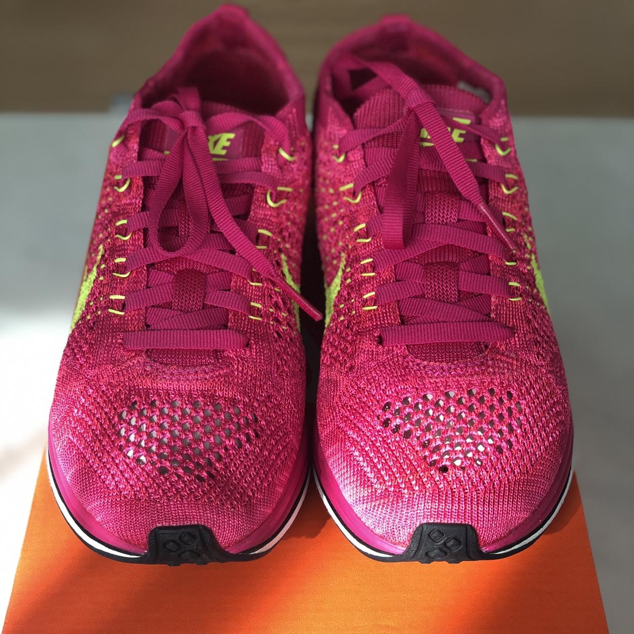 Nike flyknit store racer mens pink