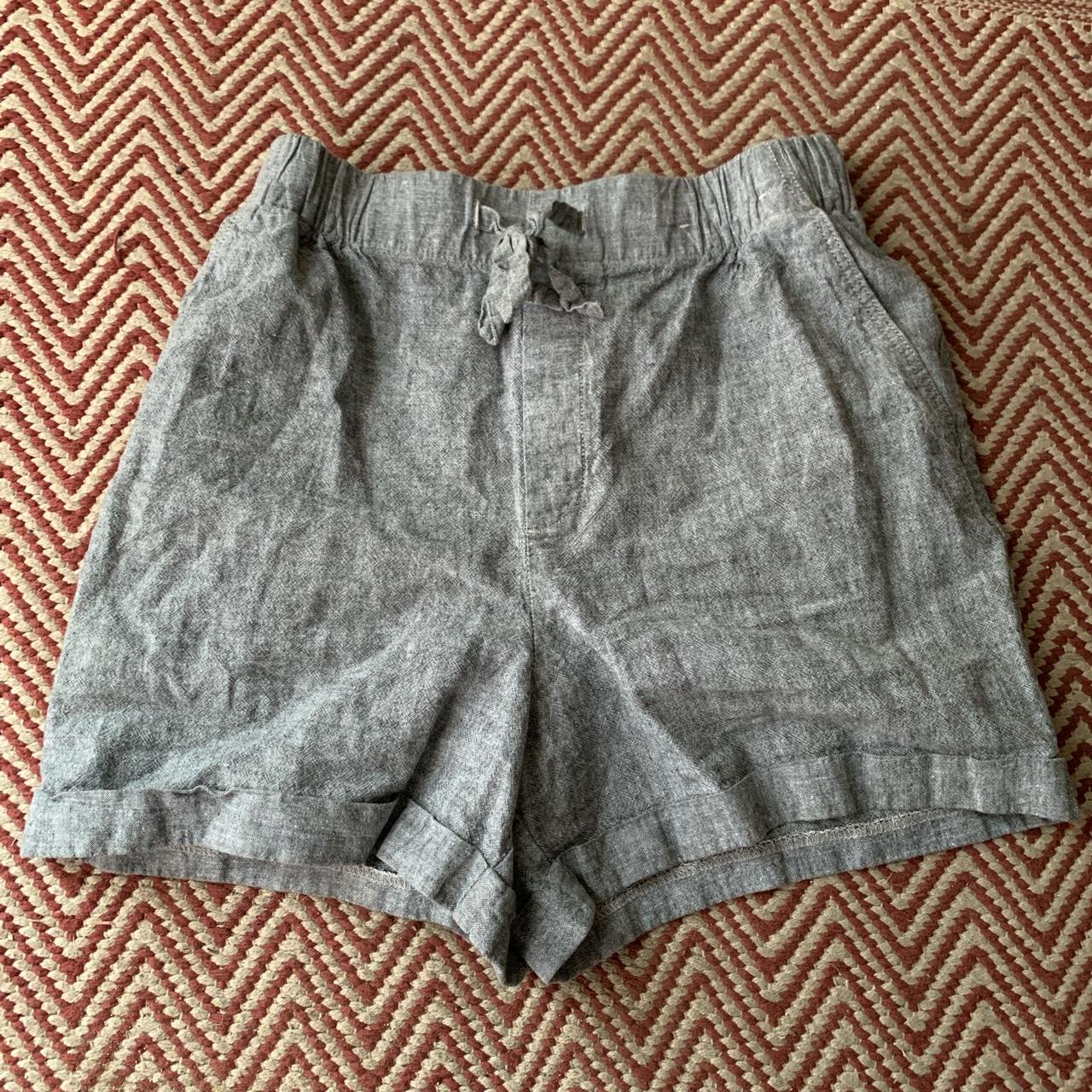 Cute linen shorts from Uniqlo! Perfect for summer... - Depop