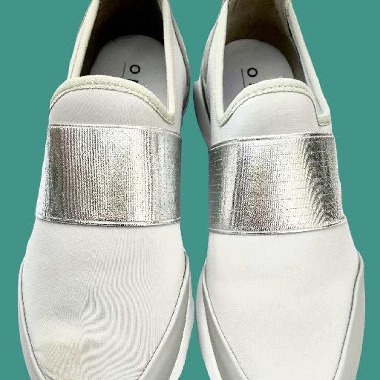 slip on trainer pumps