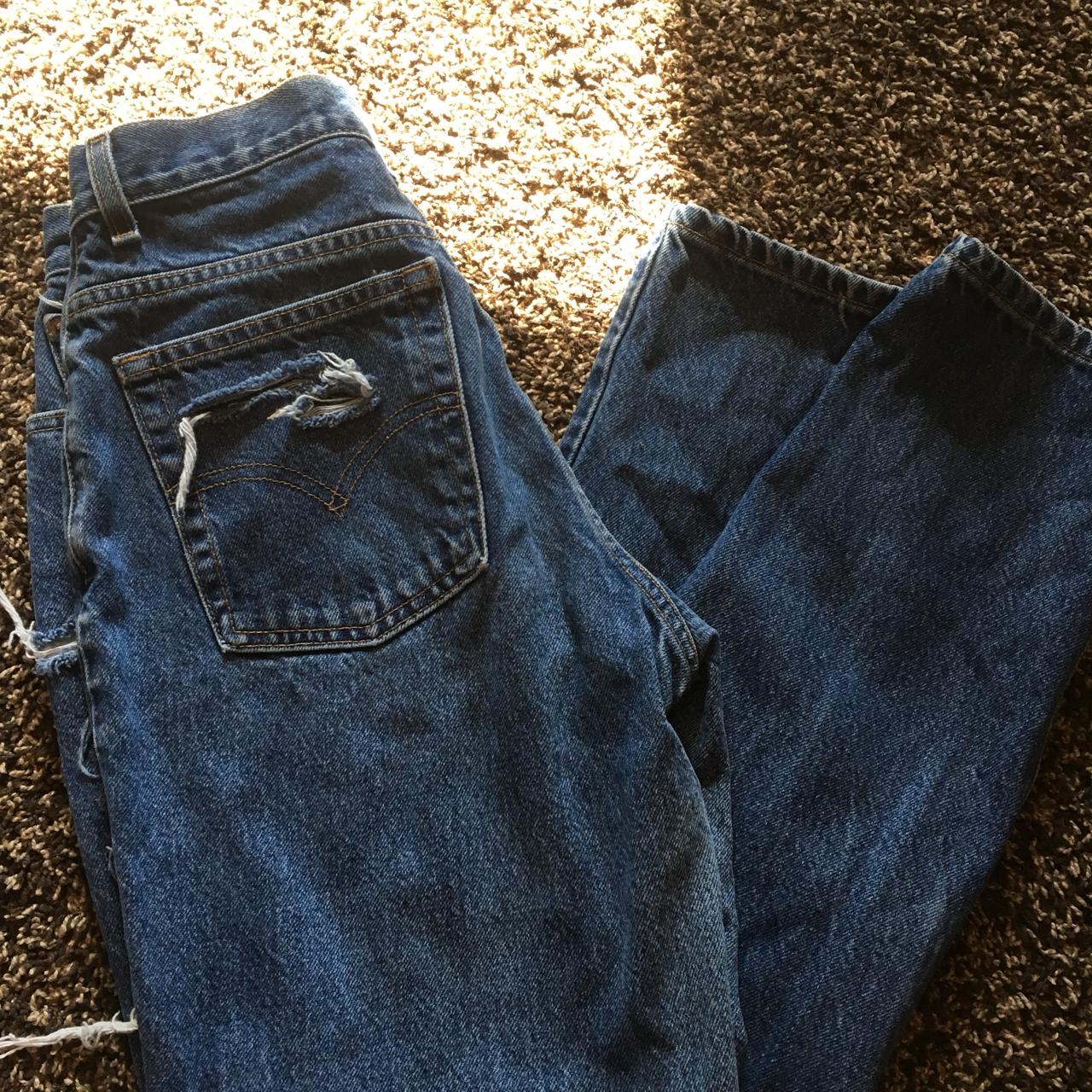 The absolute perfect destroyed Levi's 550 denim!!... - Depop