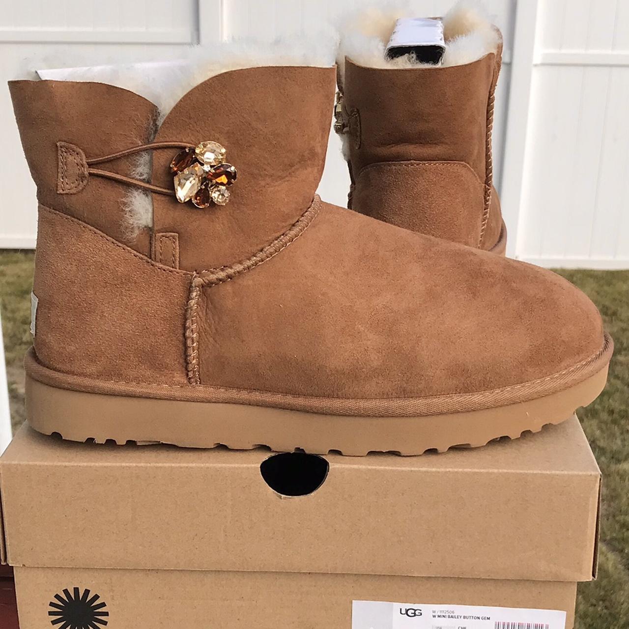 Mini bailey button on sale uggs