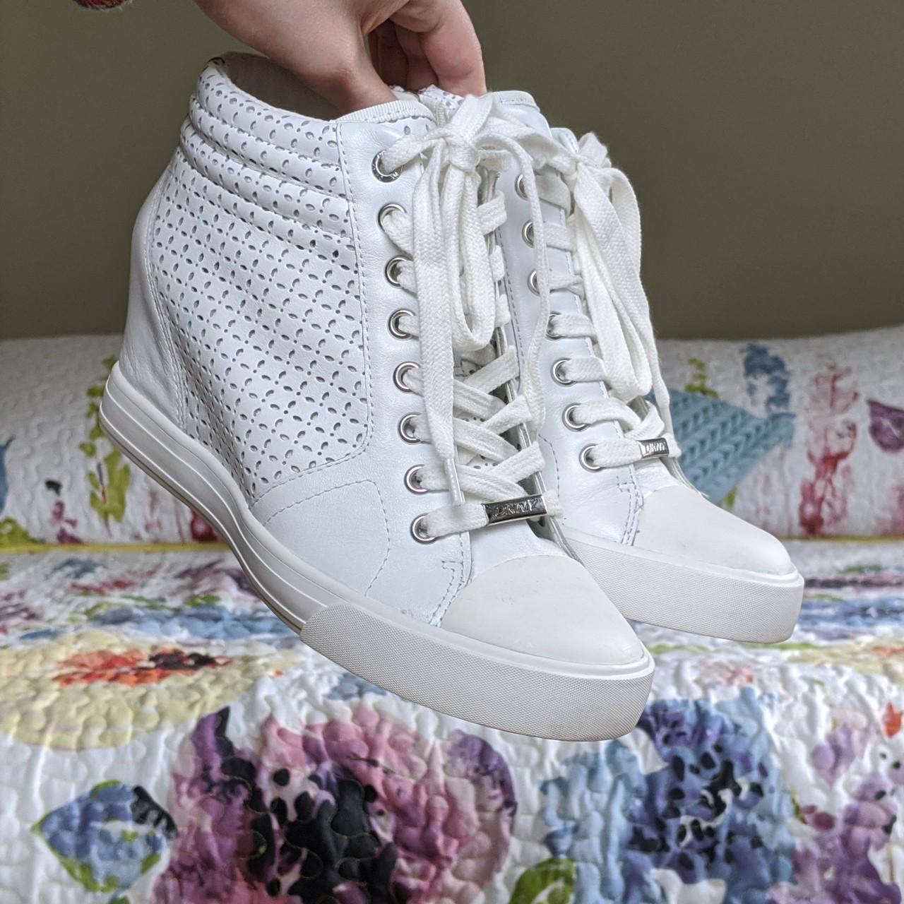 Dkny cindy hot sale wedge sneakers