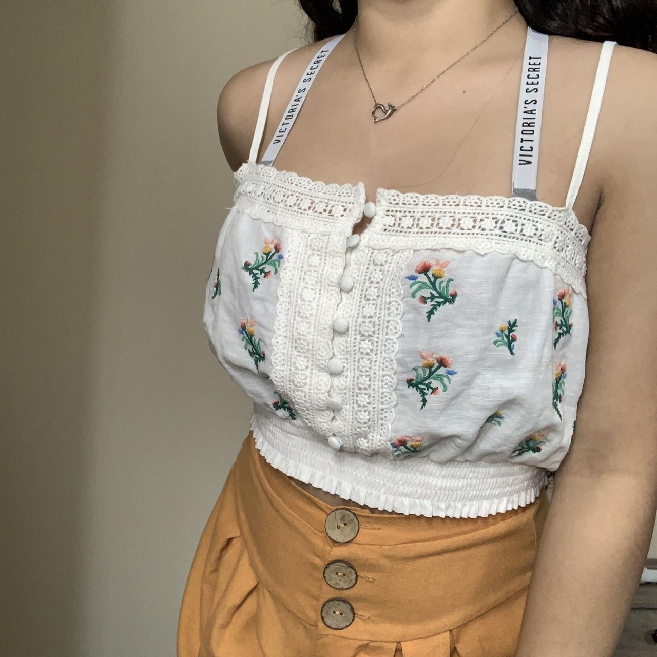 Forever 21 Cropped Floral Embroidery Blouse Only Depop 9945