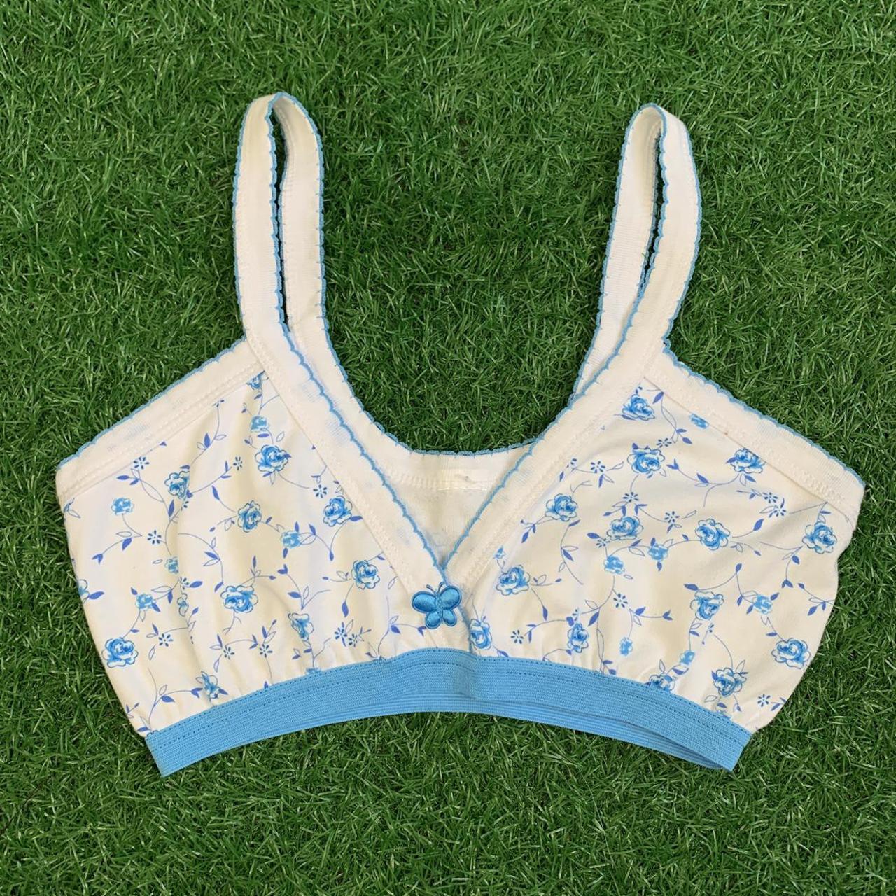 Product Image 1 - Adorable White & Blue Floral