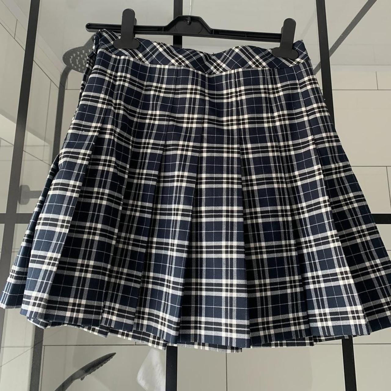 h&m pleated tartan skirt i cut the main label off as... - Depop