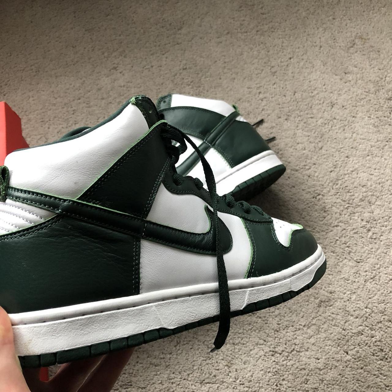 Nike Men's Green and White Trainers | Depop