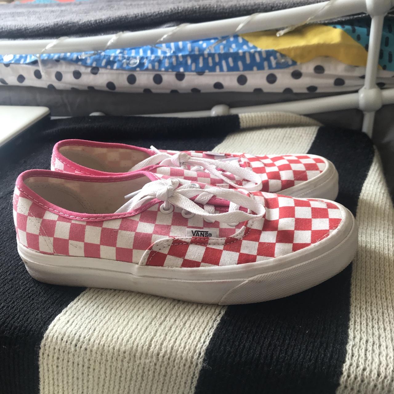 Pink checkered lace up vans online